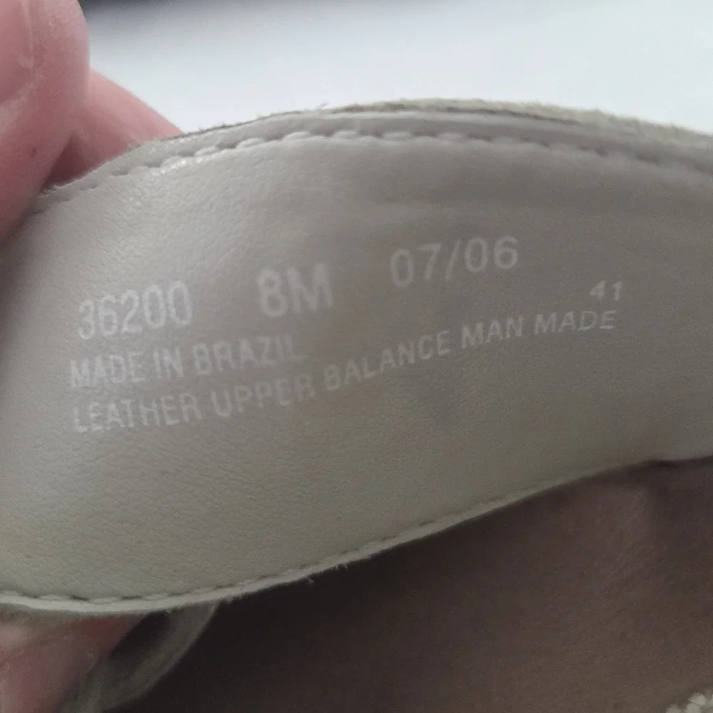 Clarks Sandals Womens 8 M Beige Leather Slide Comfort Coastal Grandmother
